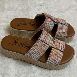 NEW In Box Zodiac Izzy Rainbow Multi Color Fabric Platform Sandals In Size 10 M